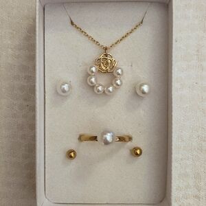Gold Tone and Pearl Jewelry Set